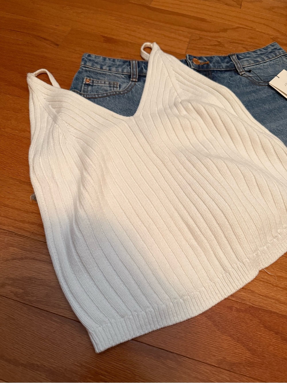 Express White Ribbed Cami - Picture 2 of 4